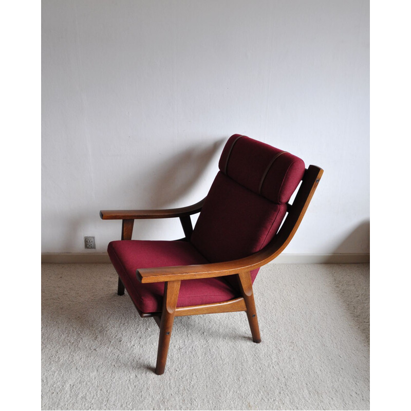 Vintage GE-530 lounge chair by Hans J. Wegner