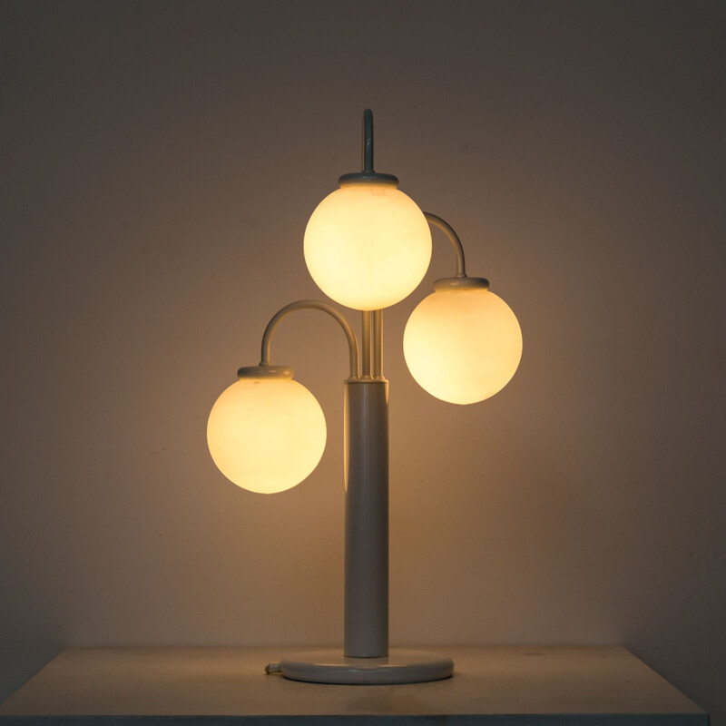 Lampe blanche vintage en métal et verre