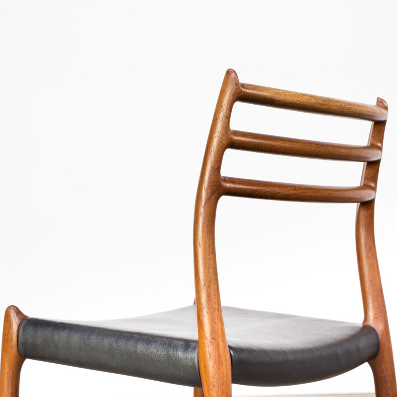 Suite de 4 chaises vintage modèle 78 par Niels O. Moller