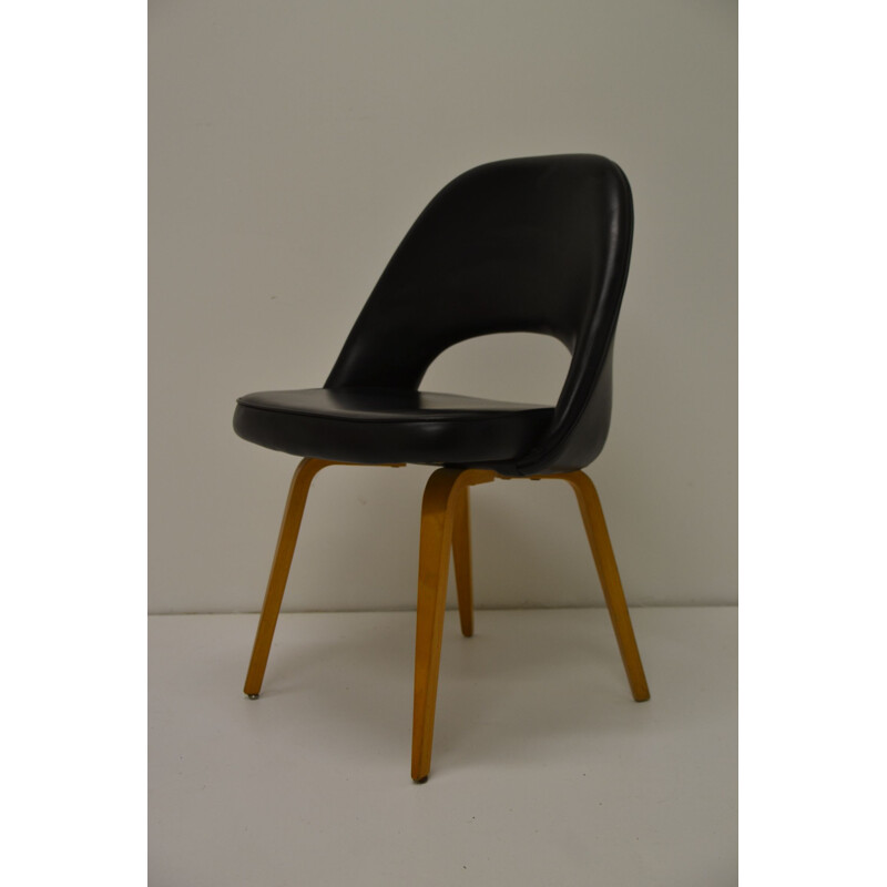 Vintage black chair by Eero Saarinen for Knoll