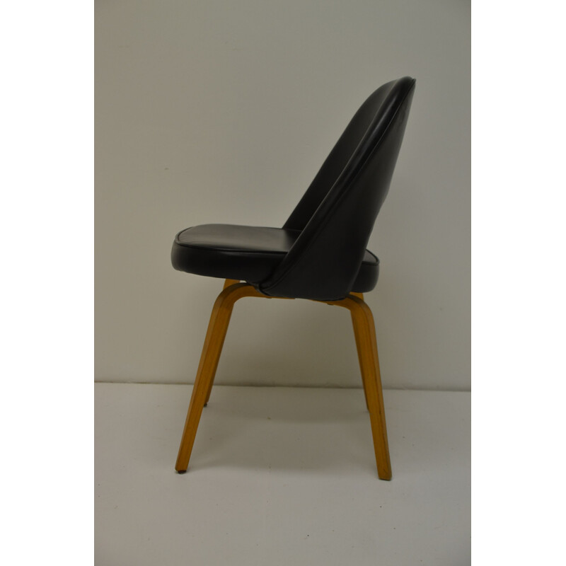 Chaise noire vintage par Eero Saarinen pour Knoll