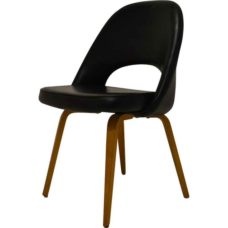 Vintage black chair by Eero Saarinen for Knoll