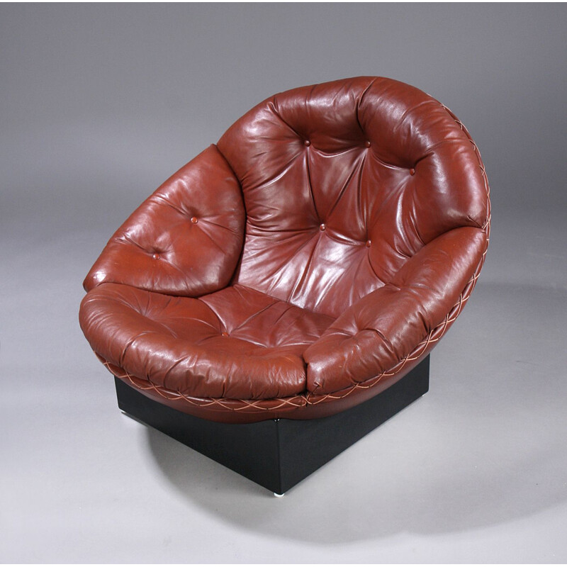Vintage wood and red leather lounge chair by de Illum Wikkelsø for Ryesberg Møbler 1970