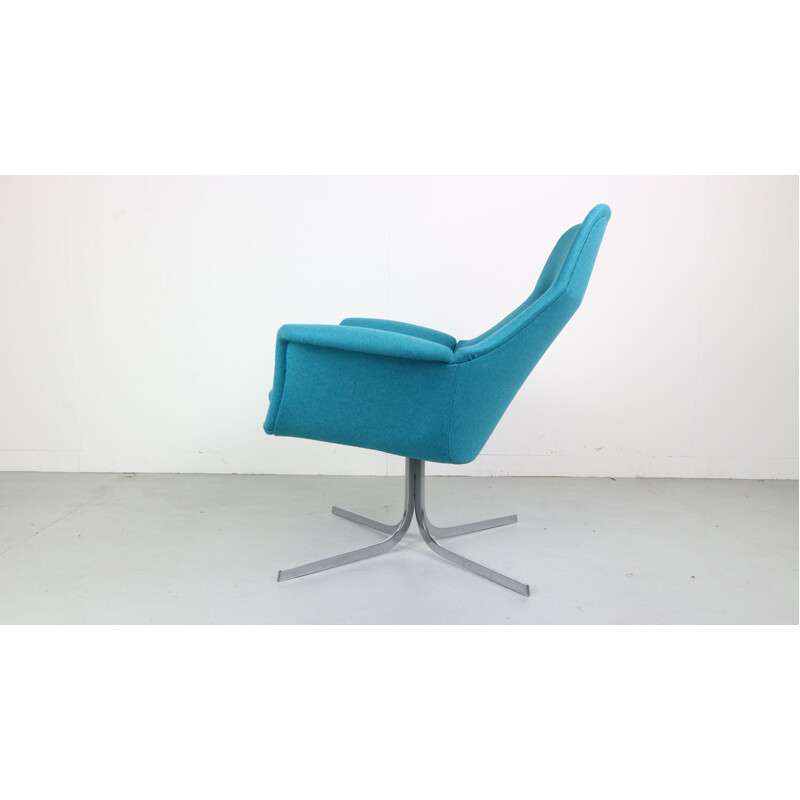 Suite de 2 fauteuil vintage bleus Tulip F-547 par Pierre Paulin