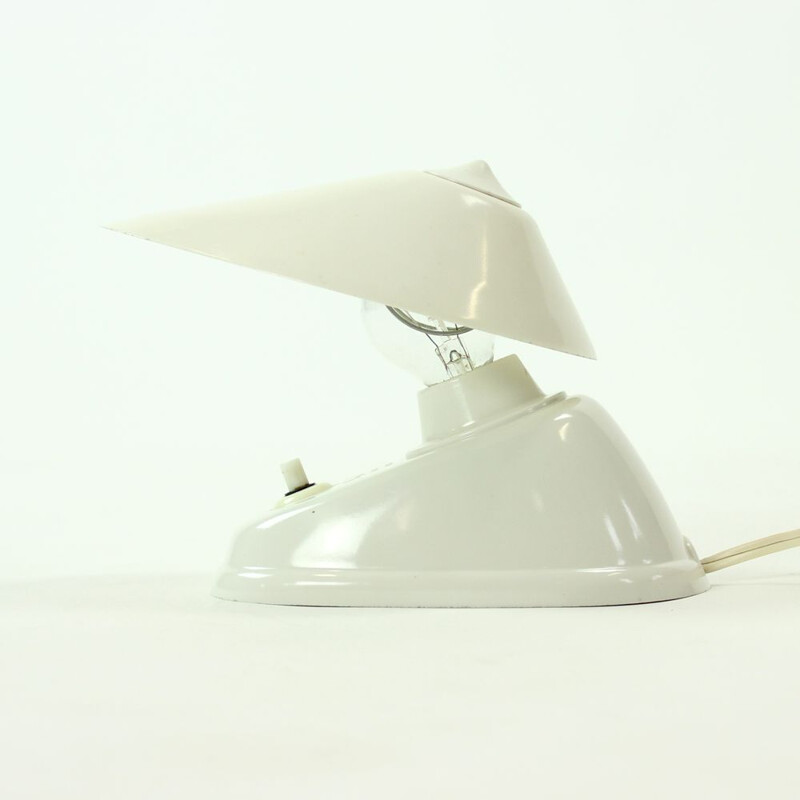 Lampe de table vintage tchèque en bakélite blanc par Bauhaus Team