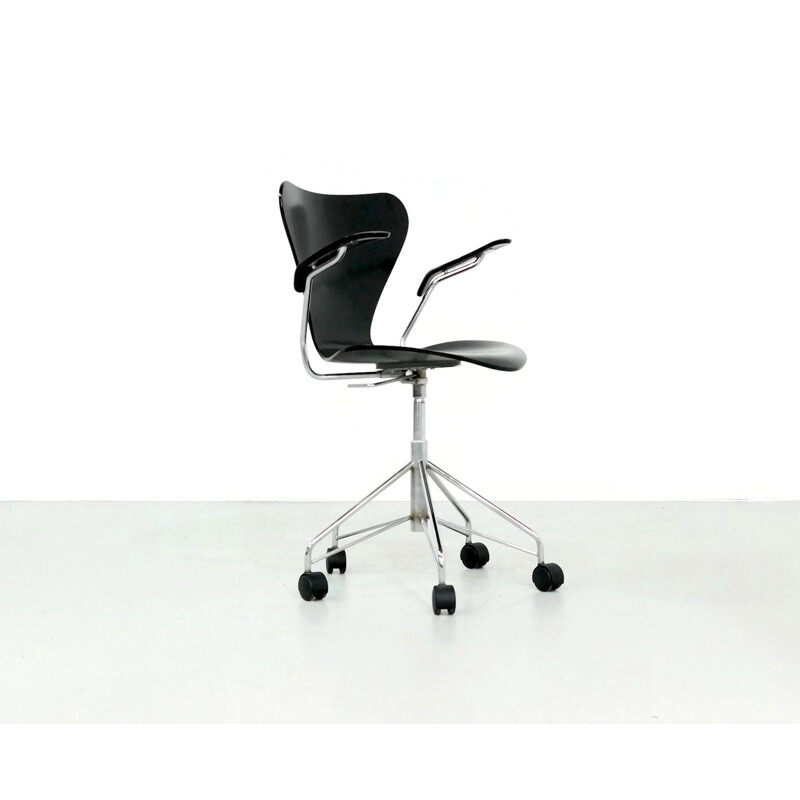 Vintage swivel desk chair by Arne Jacobsen for Fritz Hansen