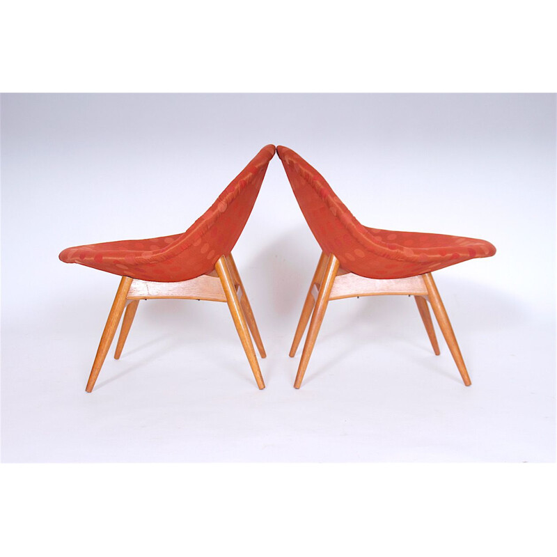 Pareja de sillas vintage de tela roja y melamina de Miroslav Navratil