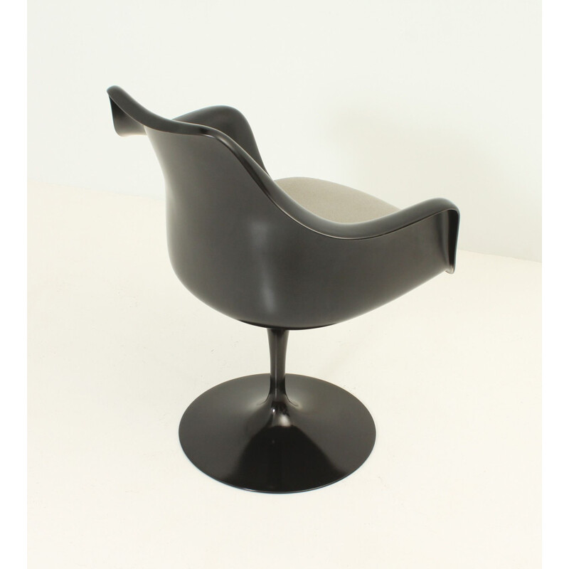 Vintage black Tulip chair by Eero Saarinen for Knoll in fabric and glass fibre 