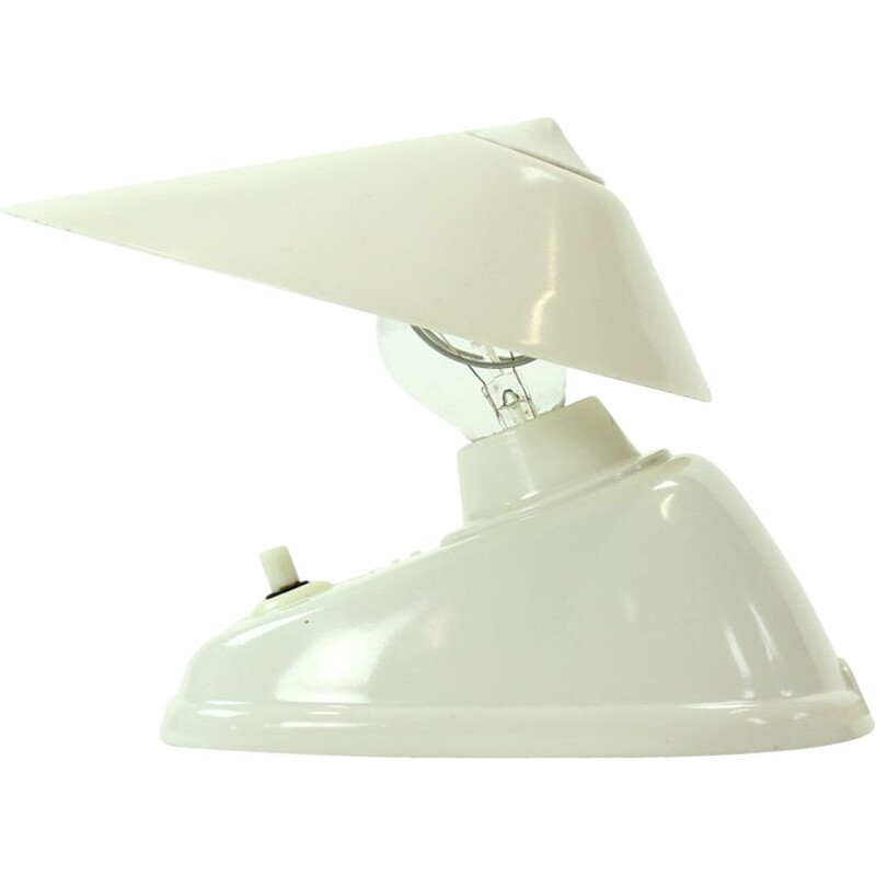 Lampe de table vintage tchèque en bakélite blanc par Bauhaus Team