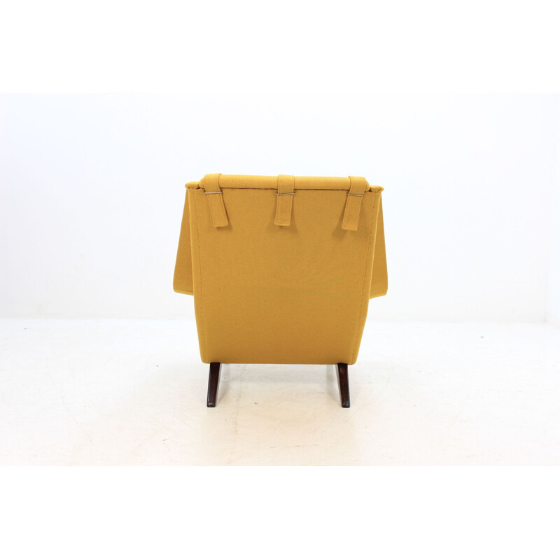 Vintage yellow armchair 4410 by Folke Ohlsson for Fritz Hansen