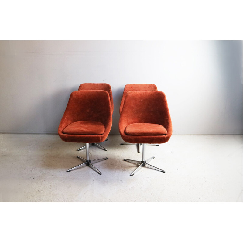 Suite de 4 chaises vintage oranges belges