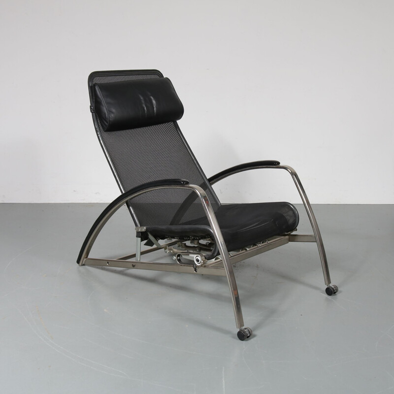 Vintage lounge chair D82N by Tecta