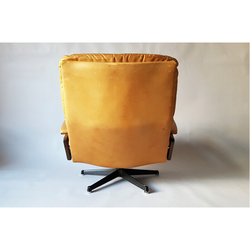 Fauteuil pivotant cuir "King" de André Vandenbeuck pour Strässle 1960 