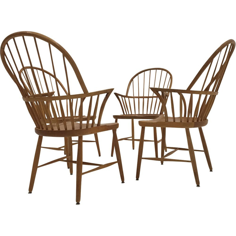 Set of 4 vintage Windsor oak chairs by Frits Henningsen 1960