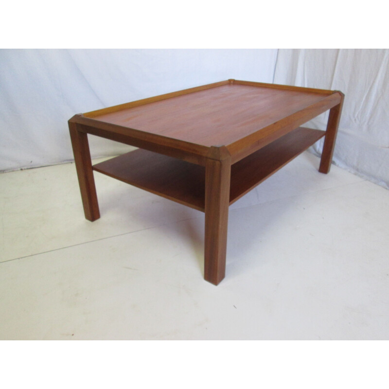 Vintage coffee table in teak