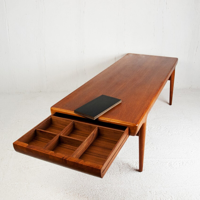 Long coffee table in teak, Johannes ANDERSEN - 1960s