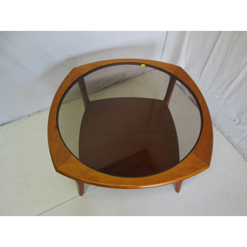 Vintage coffee table in teak