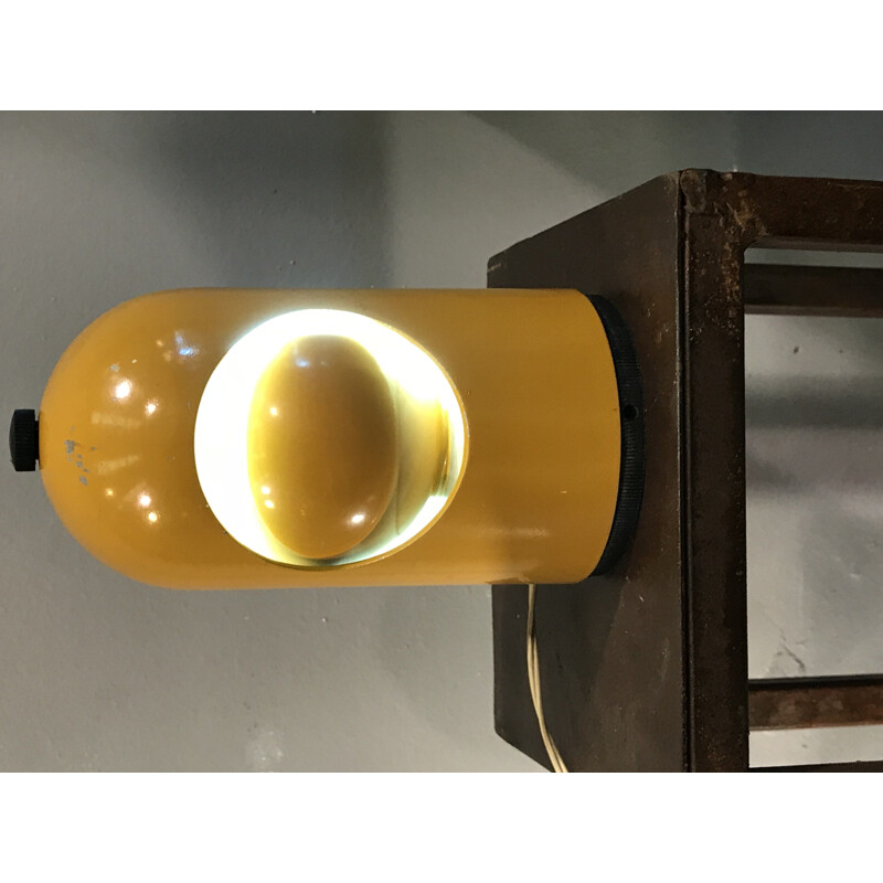Vintage Italian yellow table lamp in metal
