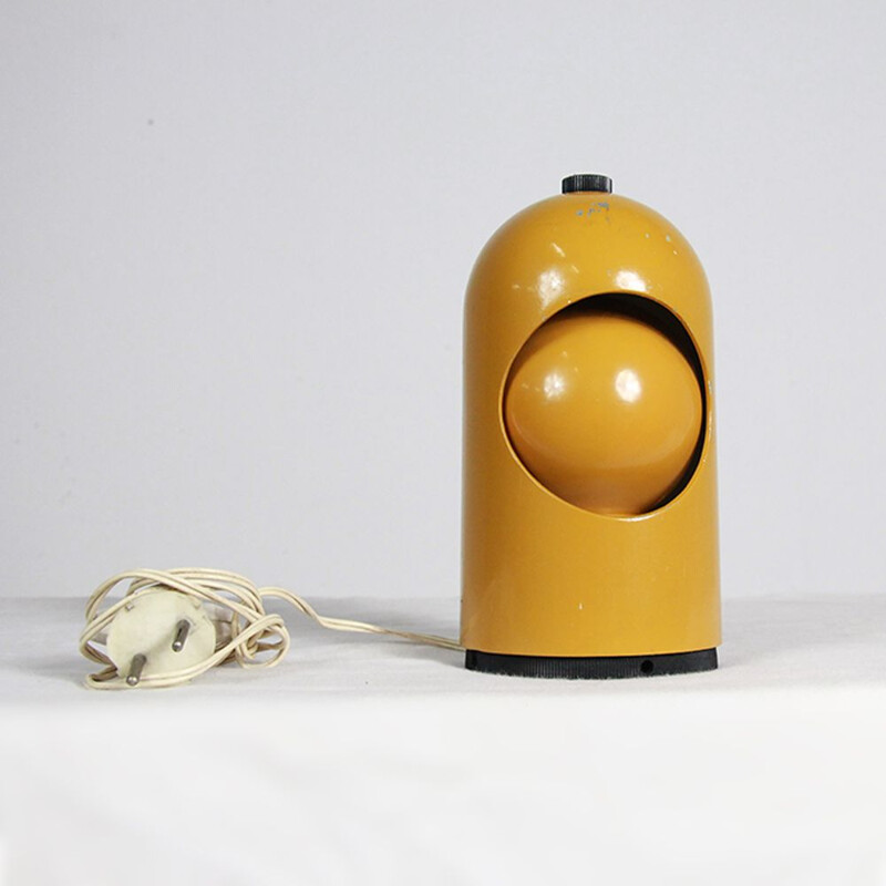 Vintage Italian yellow table lamp in metal