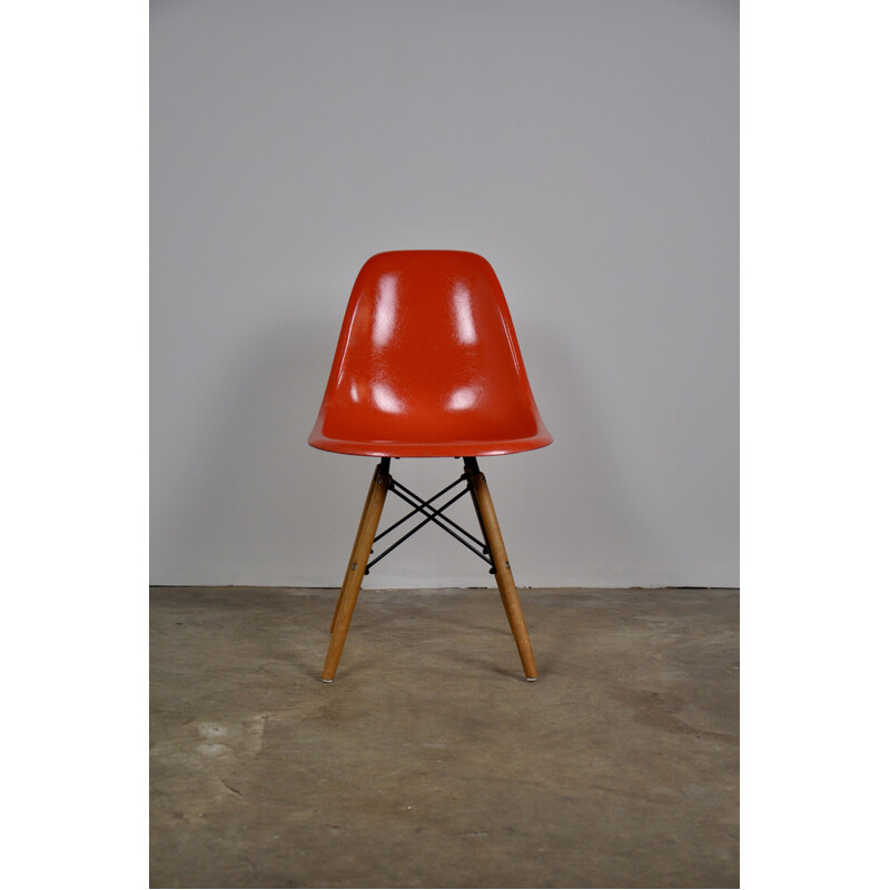 6 vintage red chairs DSW in fiberglass by Charles & Ray Eames for Herman Miller