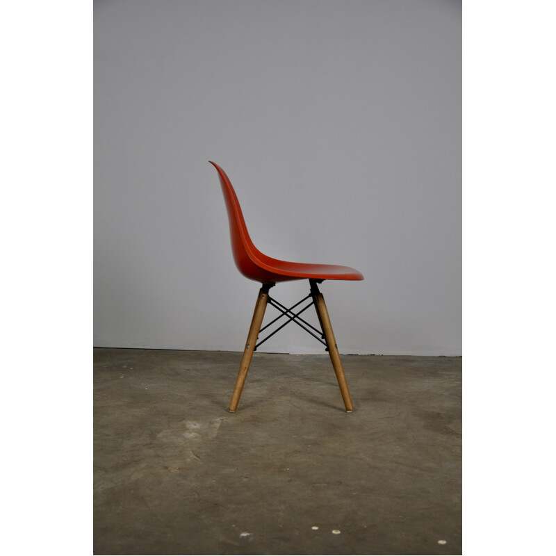 6 vintage red chairs DSW in fiberglass by Charles & Ray Eames for Herman Miller