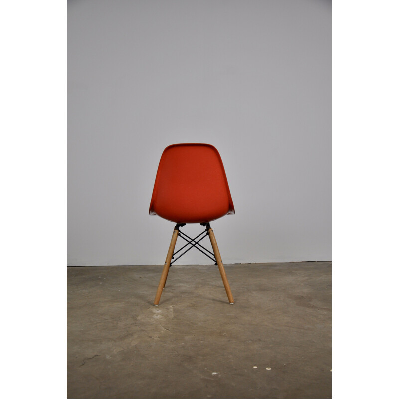 6 chaises vintage rouges DSW en fibre de verre par Charles & Ray Eames pour Herman Miller