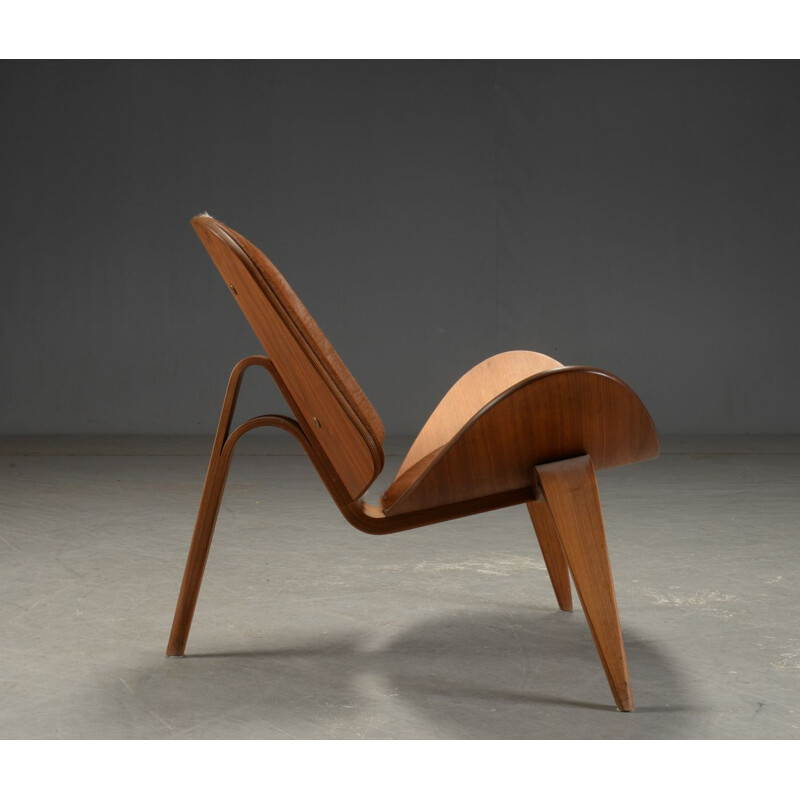 Vintage CH-07 armchair by Hans Wegner for Carl Hansen and Søn in walnut 1960