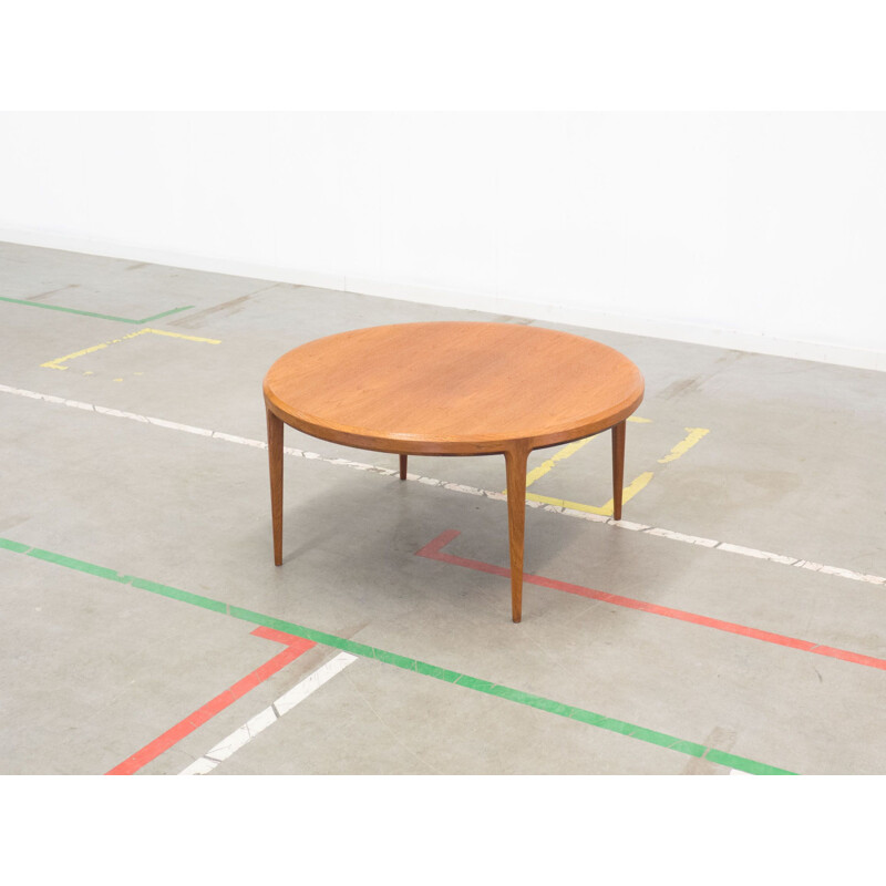 CFC Silkeborg round teak coffee table – Johannes Andersen