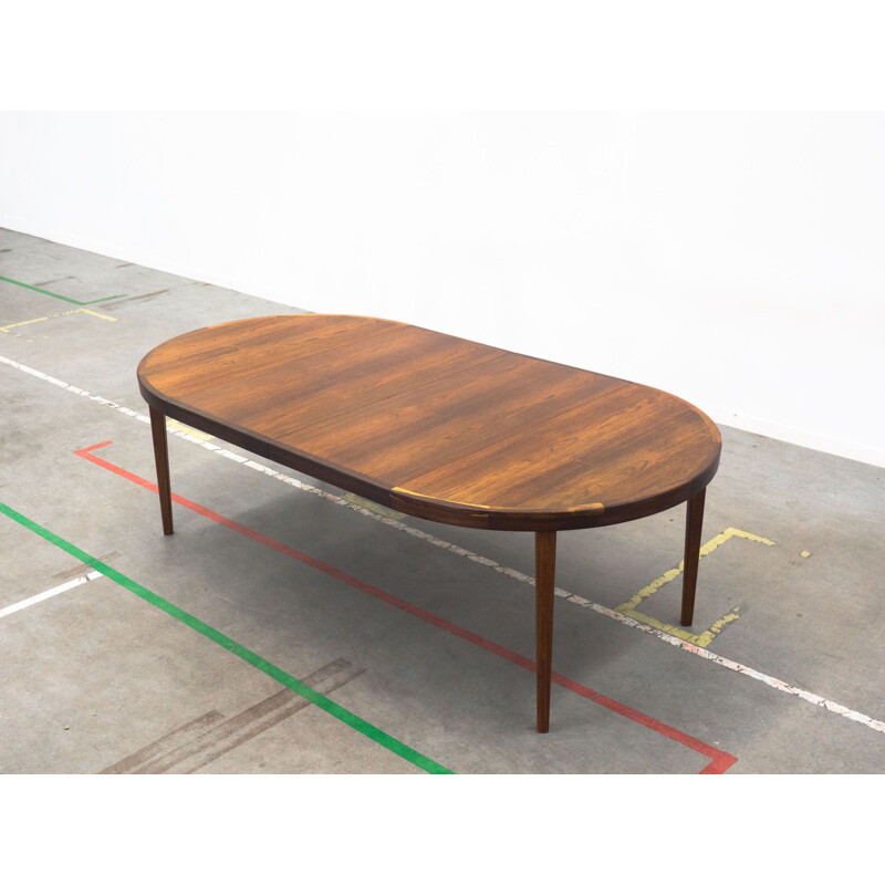 Vintage round extendable dining table in rosewood