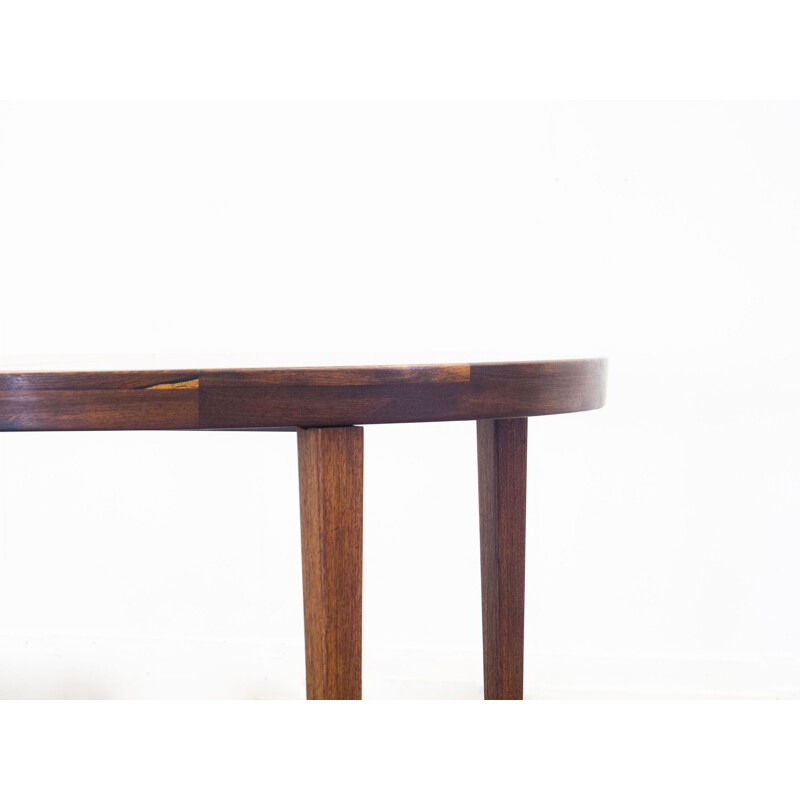 Vintage round extendable dining table in rosewood