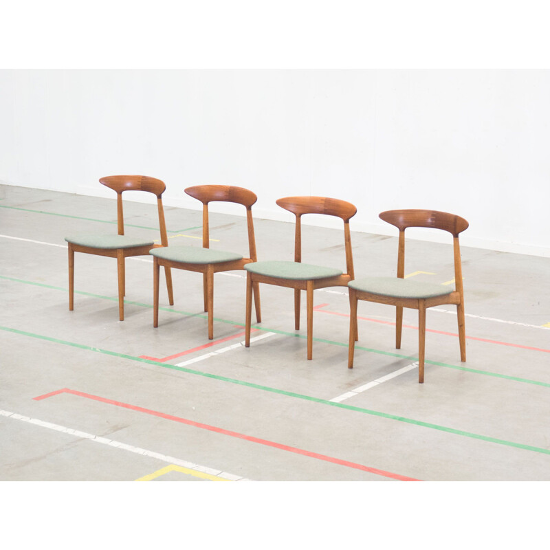 Set of 4 vintage chairs by Brande Møbelindustri in teak and oak