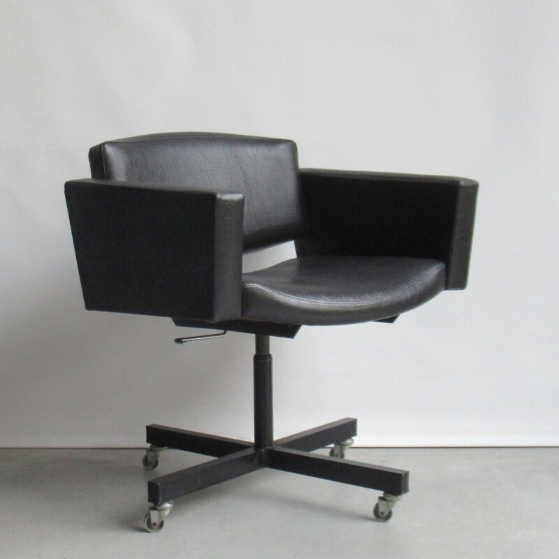 Fauteuil de bureau vintage en skaï noir pour Meurop 1960