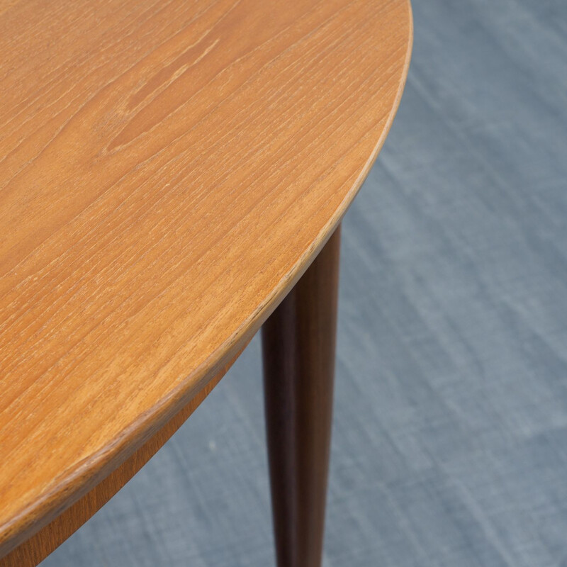 Vintage oval extendable table in teak