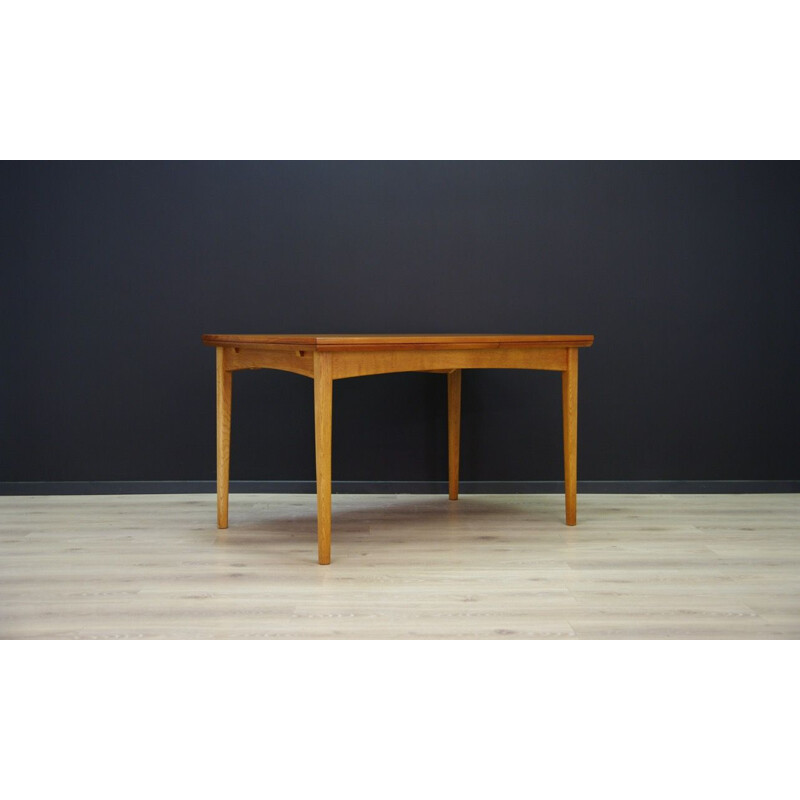 Vintage Danish extendable dining table in teak