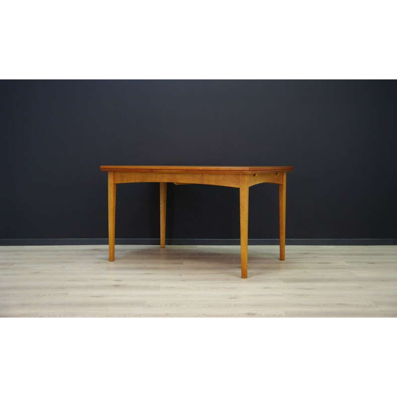 Vintage Danish extendable dining table in teak