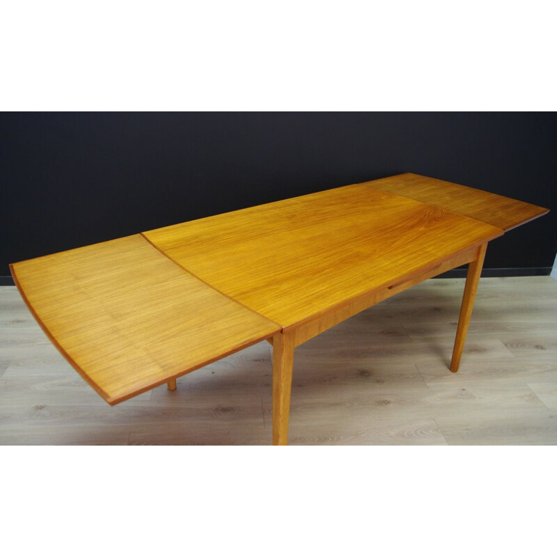 Vintage Danish extendable dining table in teak