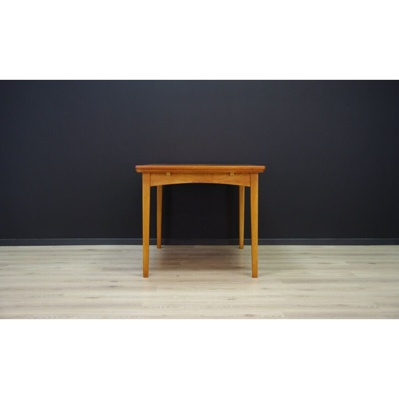 Vintage Danish extendable dining table in teak