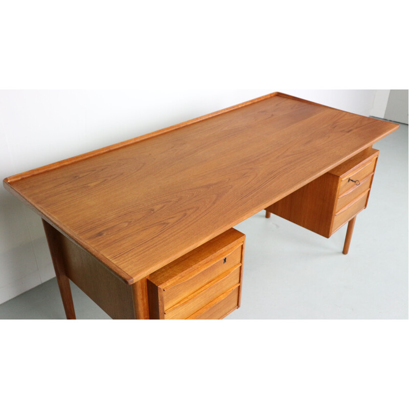 Vintage scandinavian writing desk for Løvig Dansk 1960