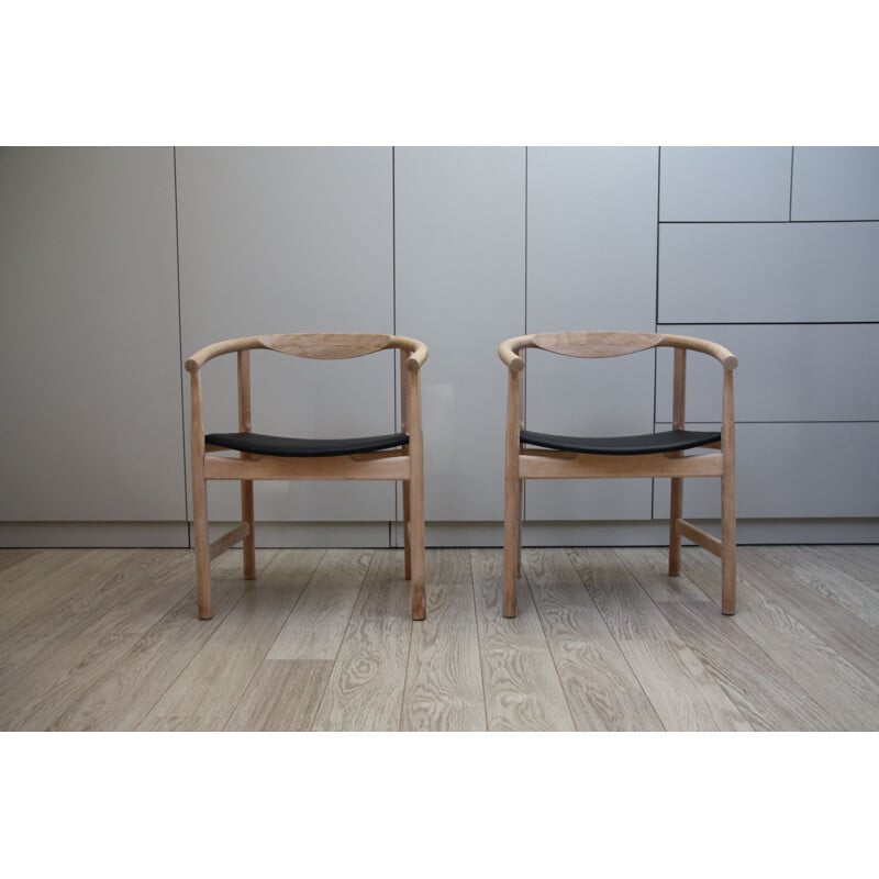 Set of 2 vintage JH-203 armchairs of Hans J. Wegner in oak and leather 1960