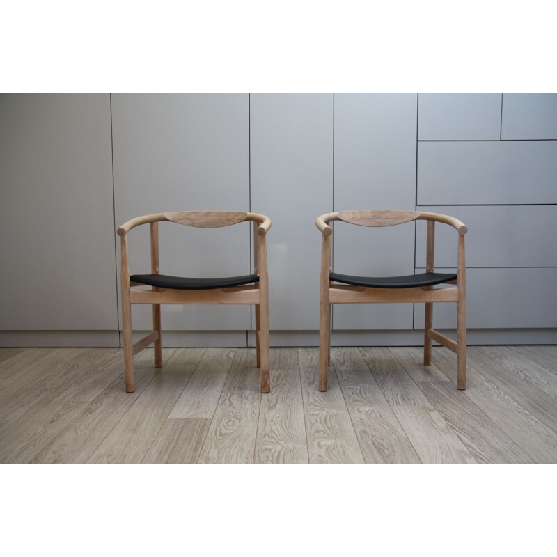 Set of 2 vintage JH-203 armchairs of Hans J. Wegner in oak and leather 1960