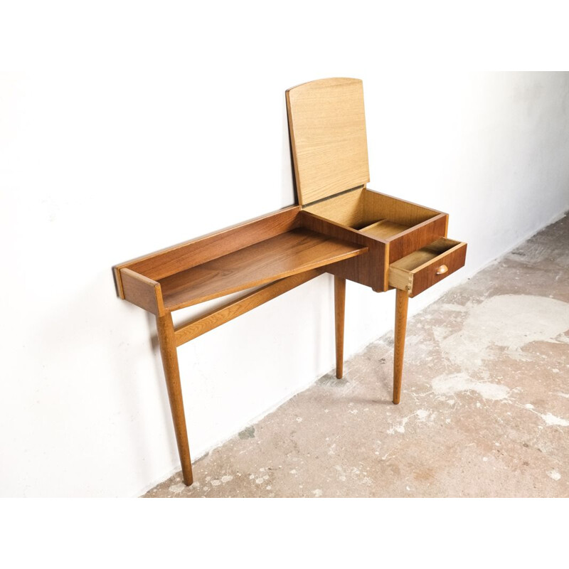 Vintage danish side table in teak and oak