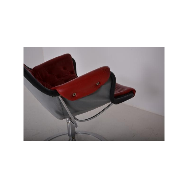 Jetson 66 armchair in red leather and metal, Bruno MATHSSON - 1966