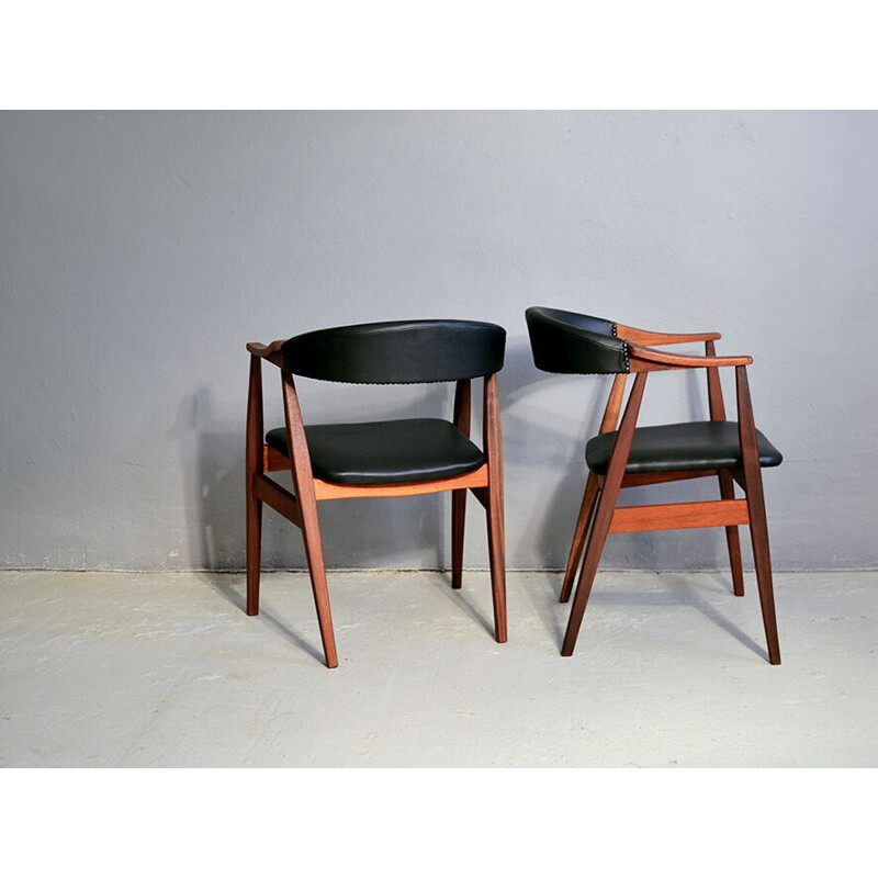 Set of 2 black chairs in teak by Thomas Harlev