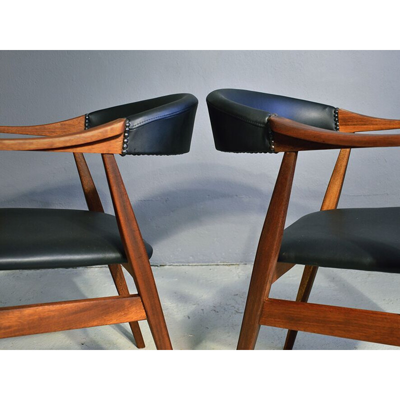 Set of 2 black chairs in teak by Thomas Harlev