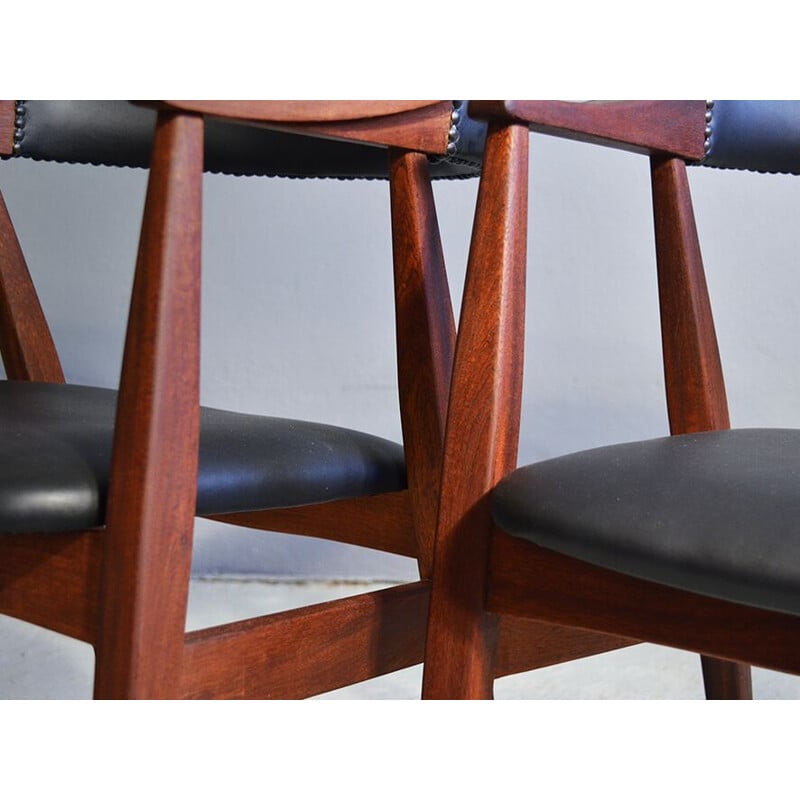 Set of 2 black chairs in teak by Thomas Harlev