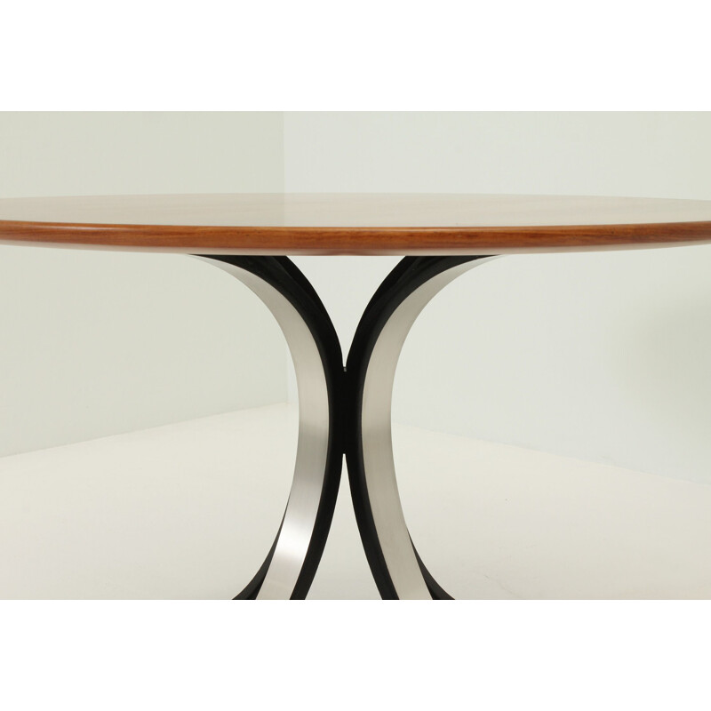 T69 dining table by Osvaldo Borsani and Eugenio Gerli for Tecno