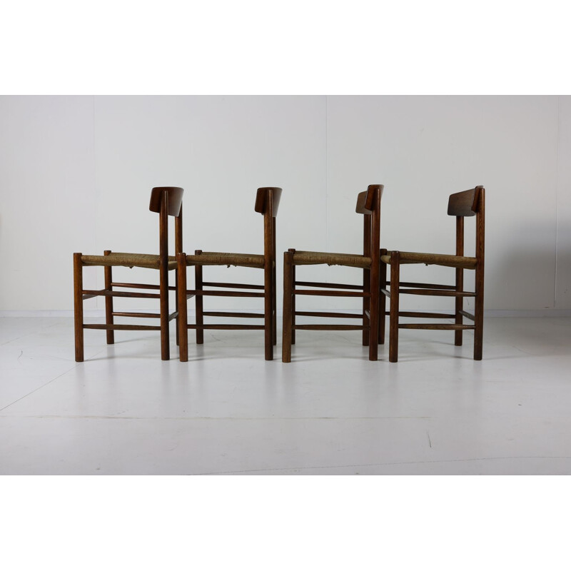 Suite de 4 chaises vintage danoises par Børge Mogensen