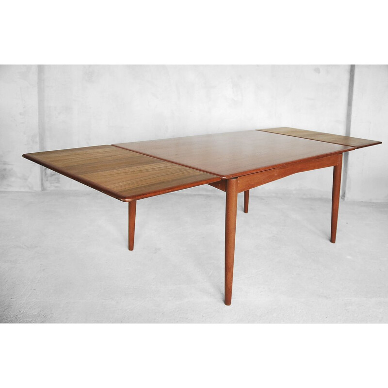 Vintage Danish adjustable dining table in teak