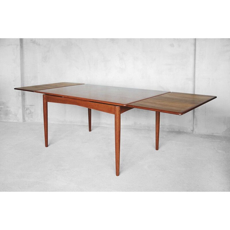 Vintage Danish adjustable dining table in teak