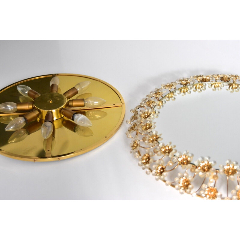 Miroir doré vintage avec fleurs en cristal